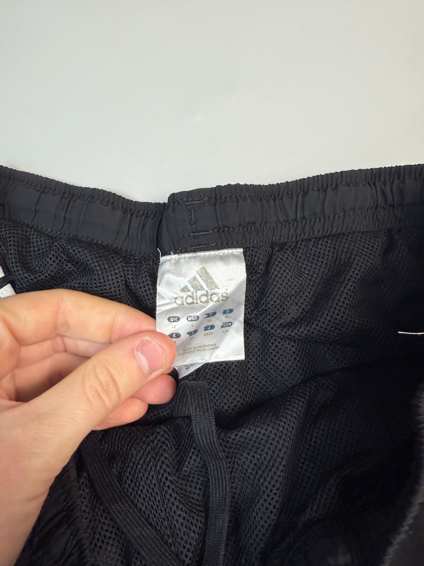 Vintage Adidas baggy side stripe track pants (M)