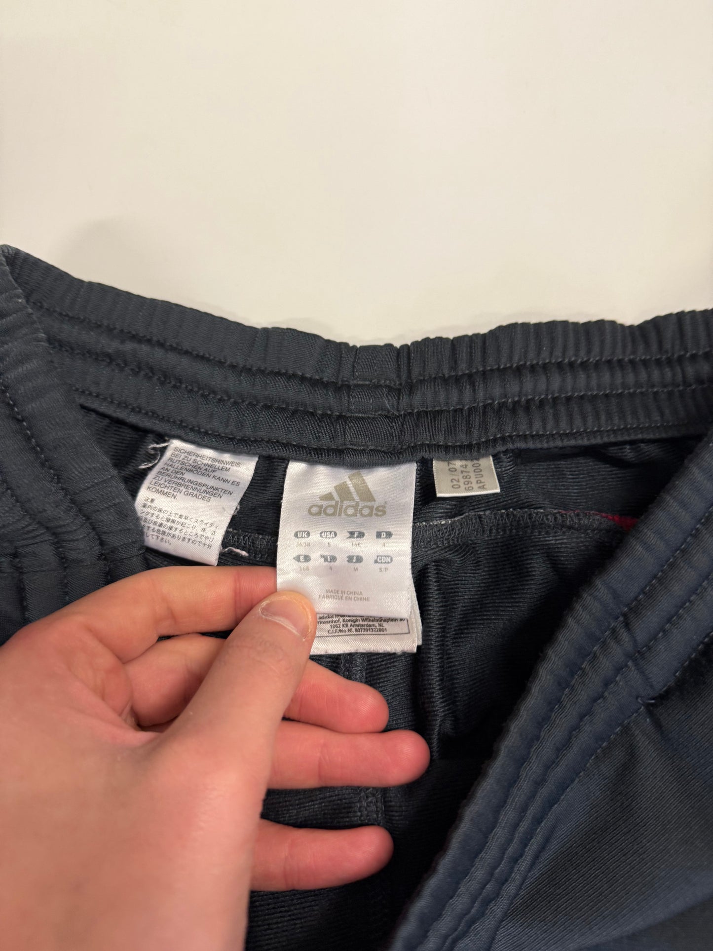 Vintage Adidas baggy track pants (S)