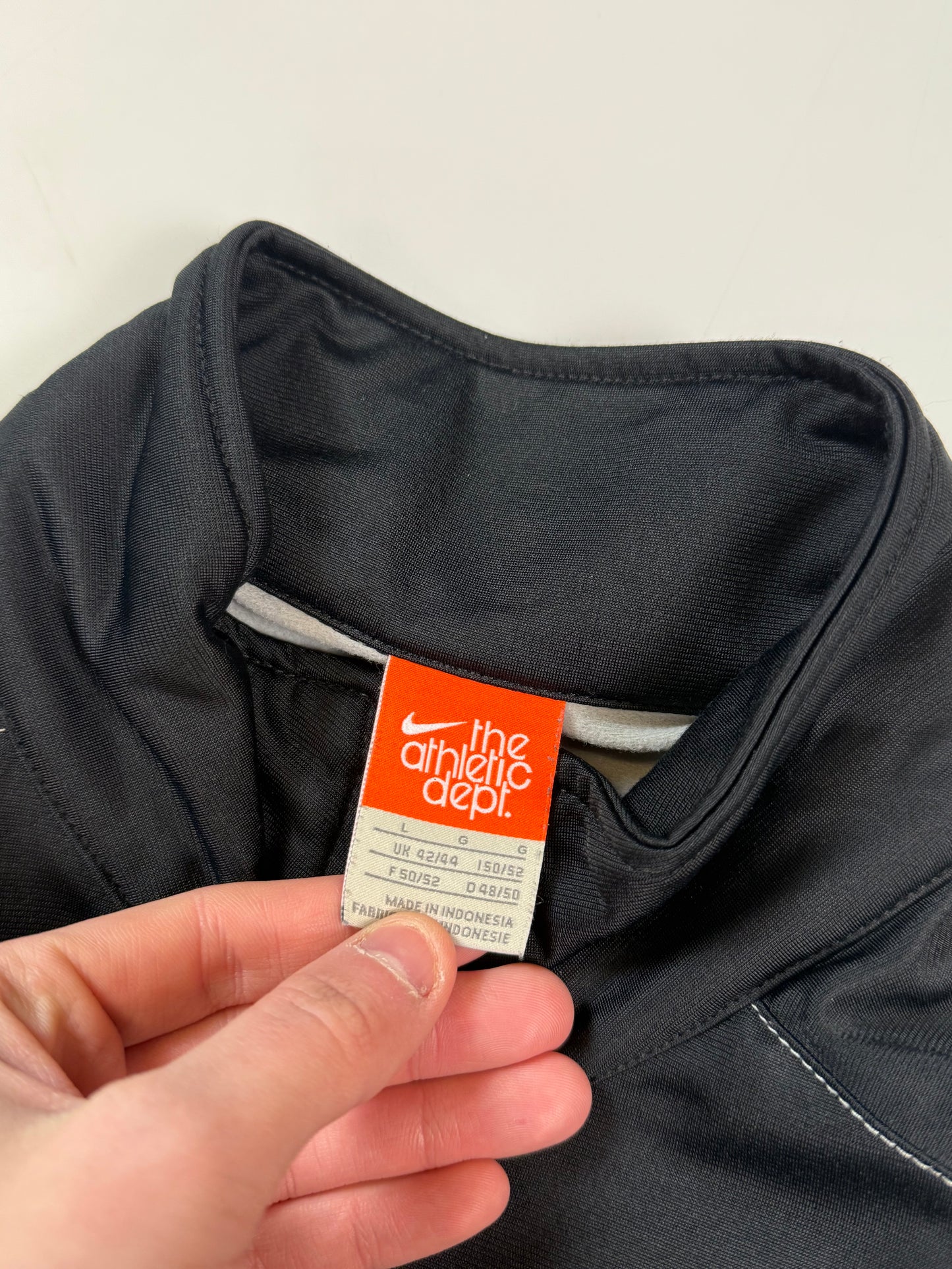 Vintage Nike mini swoosh track jacket (L)