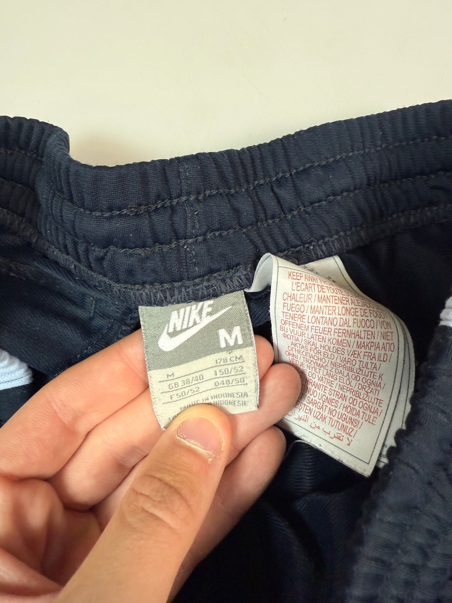 Vintage Nike side stripe baggy track pants (M)