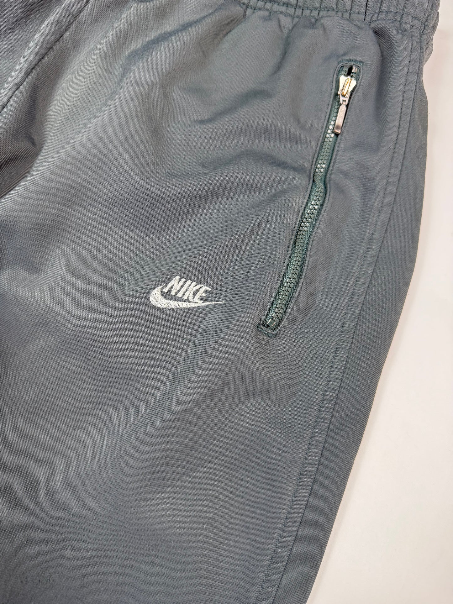 Vintage Nike baggy track pants (M)