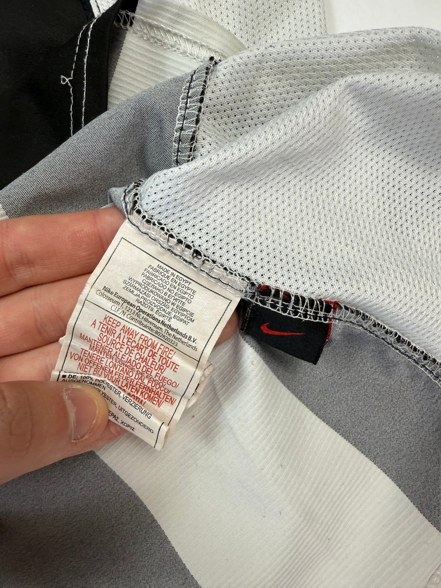 Vintage Juventus 2004/05 Nike home football shirt (S)