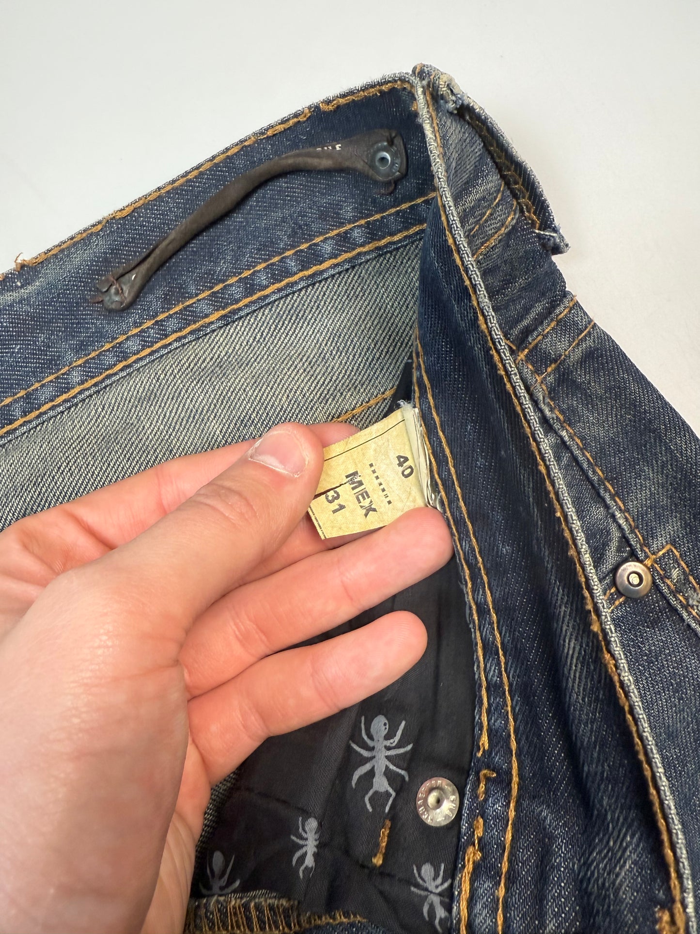 Vintage Y2K Skull embroidered jeans (W34)