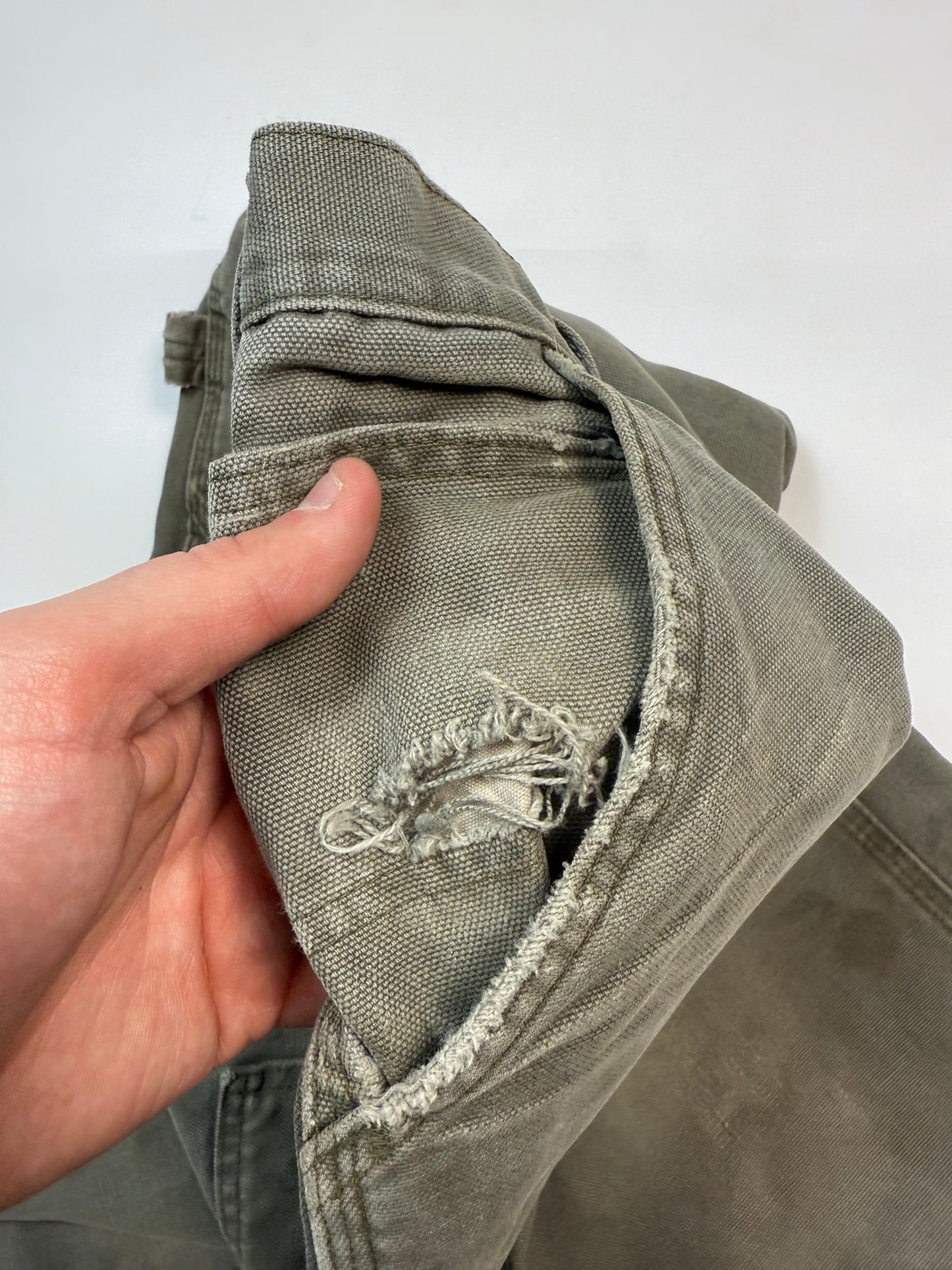 Carhartt baggy carpenter pants (W32)