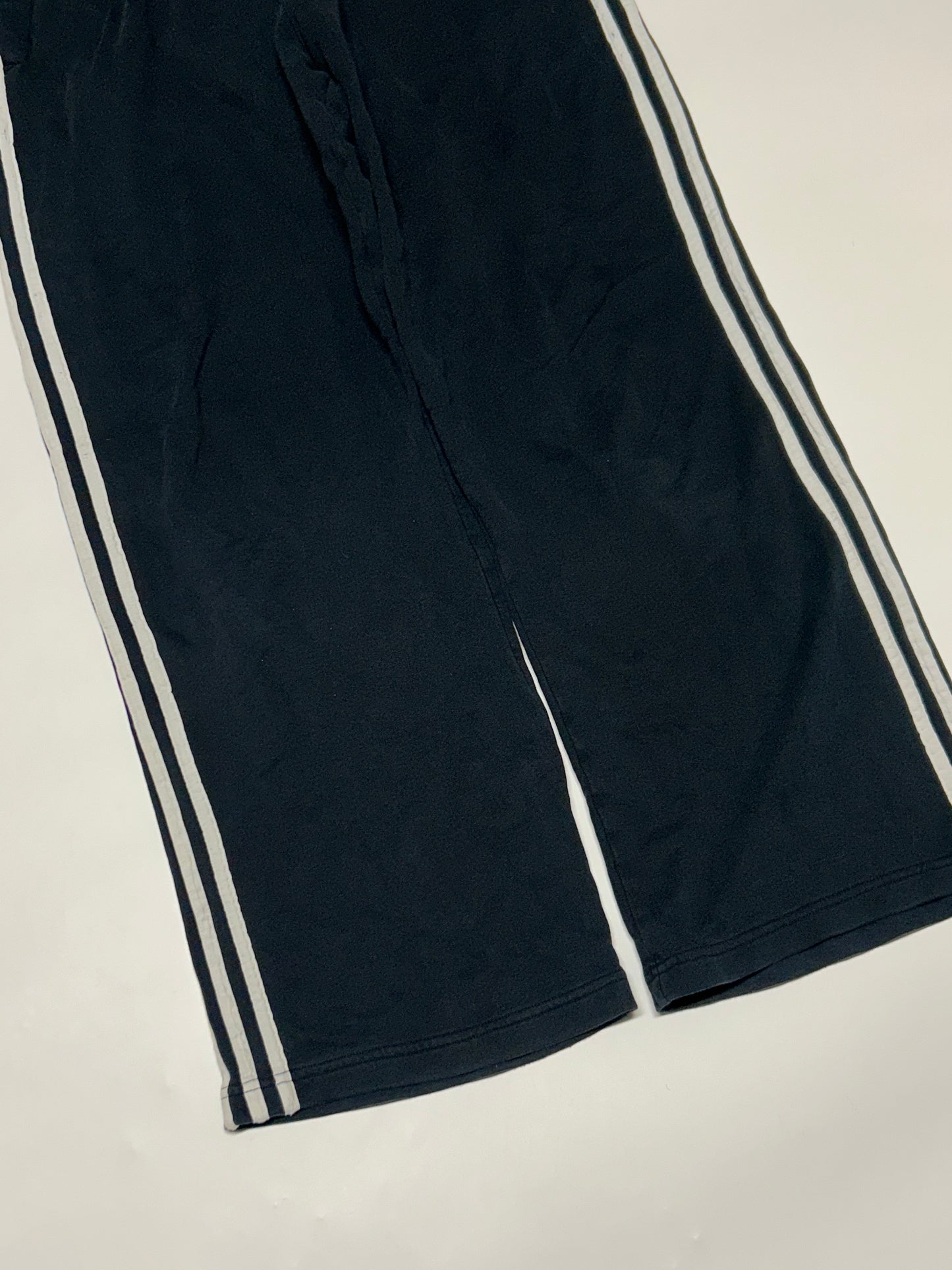 Vintage Adidas baggy joggers (L)