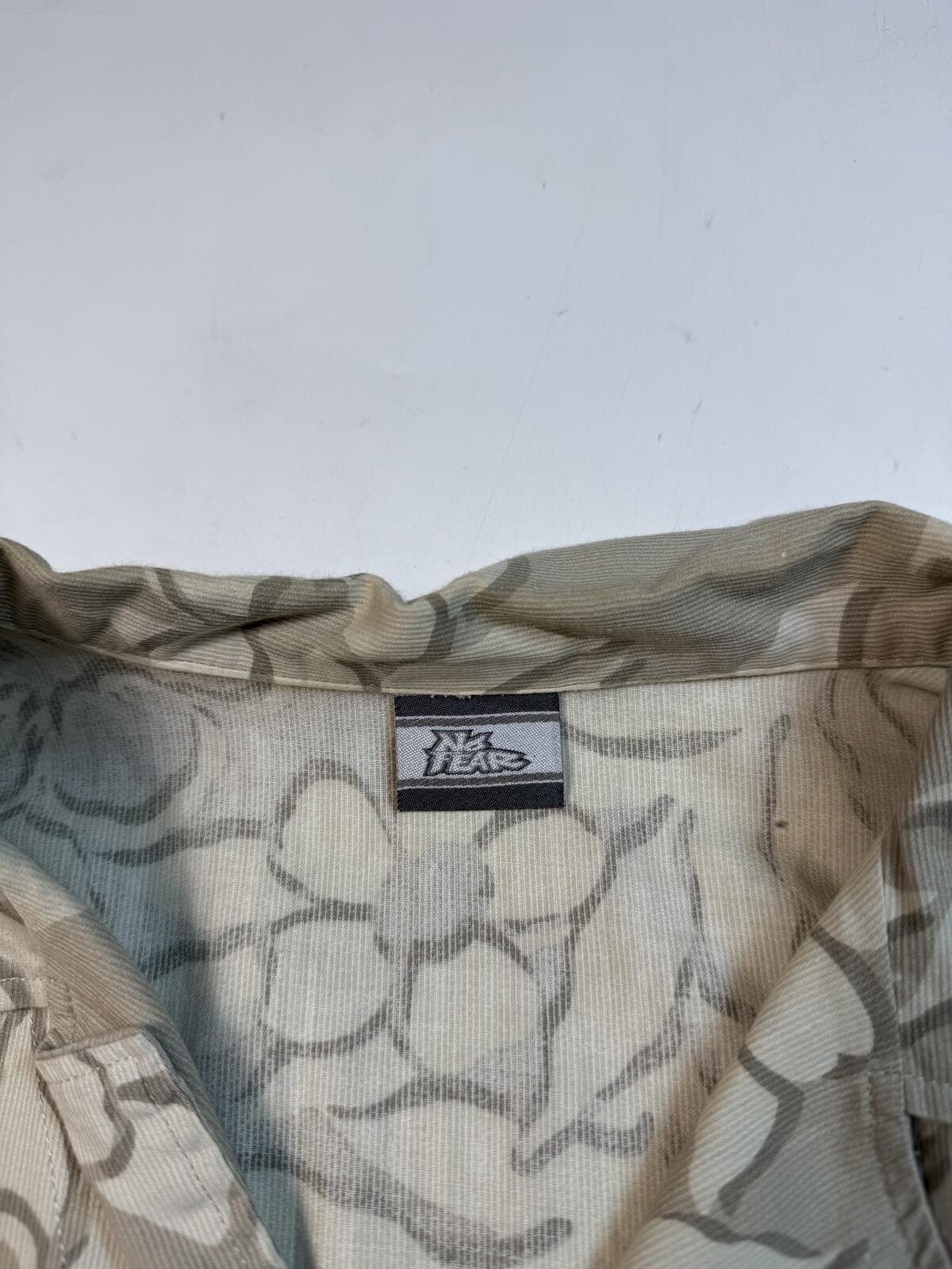 Vintage Y2K No fear floral short sleeve shirt (M)