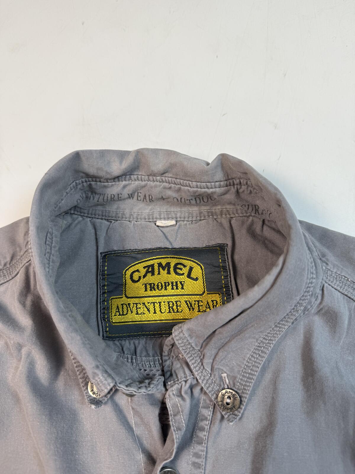 Vintage Y2K Camel short sleeve work shirt (L)