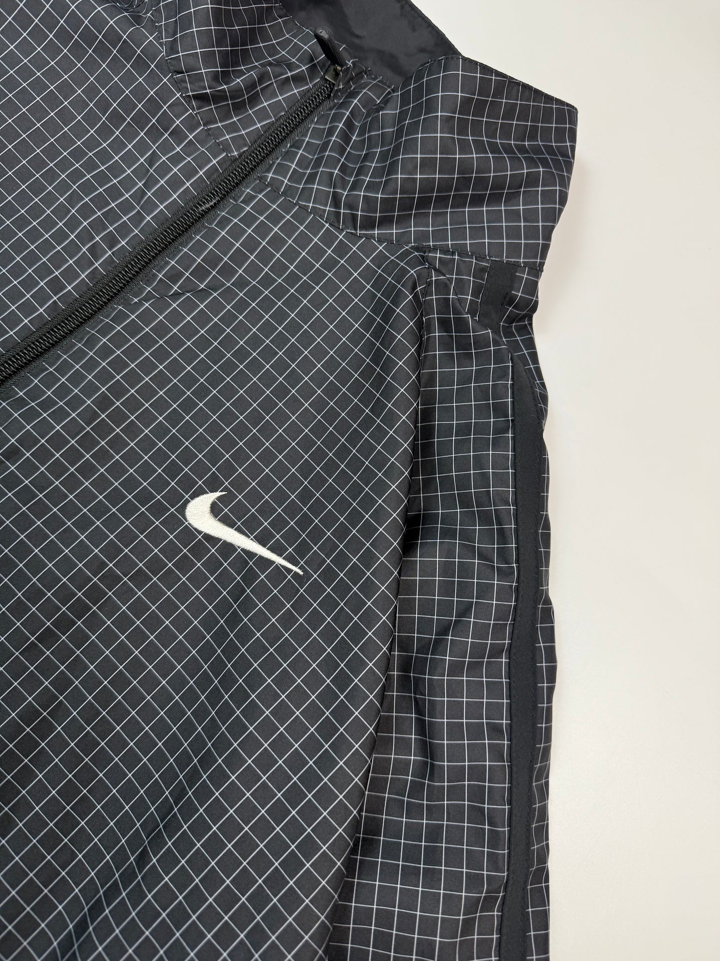 Vintage Nike checkered lightweight track jacket (L)
