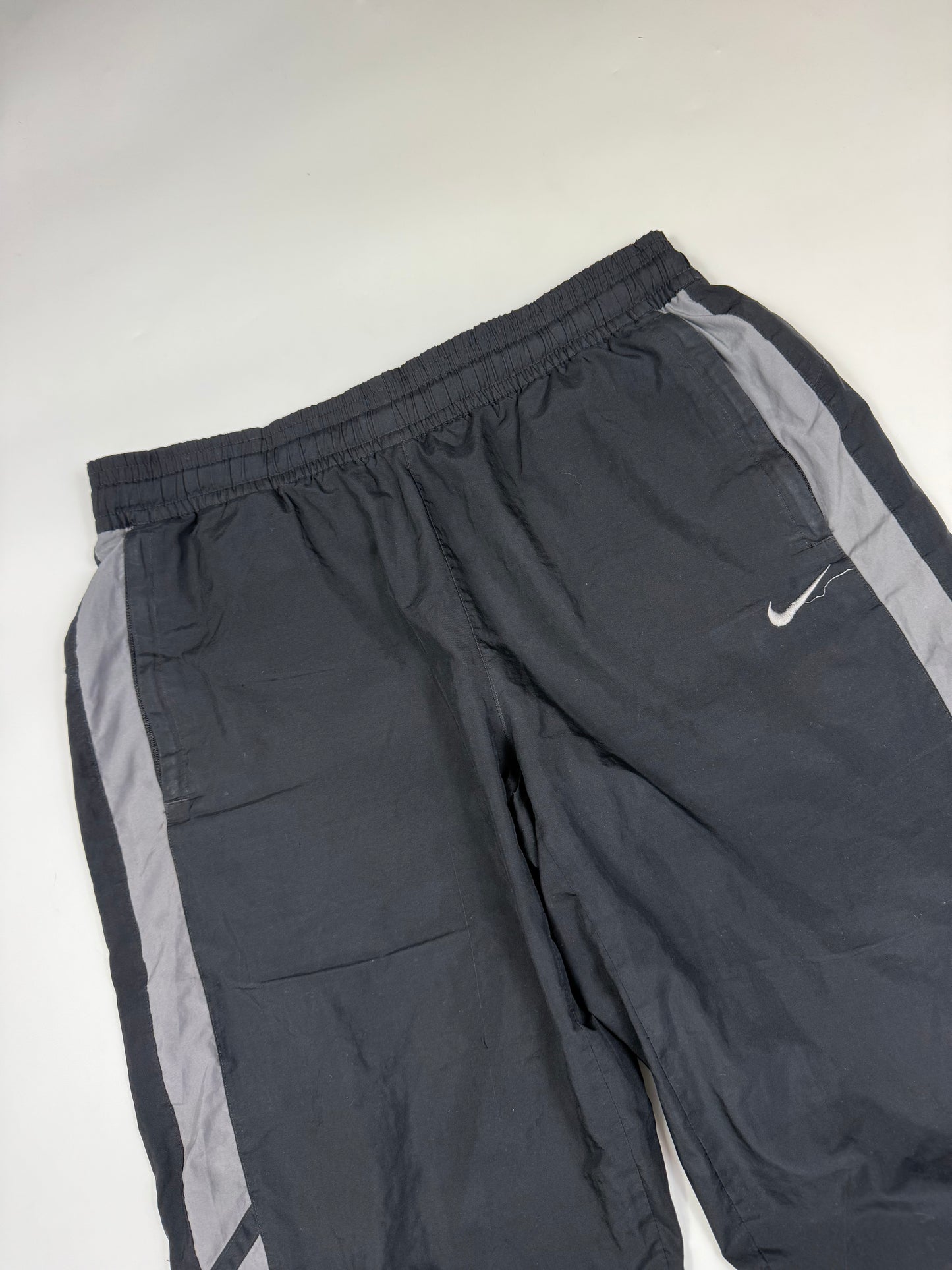 Vintage Nike side stripe baggy track pants (L)