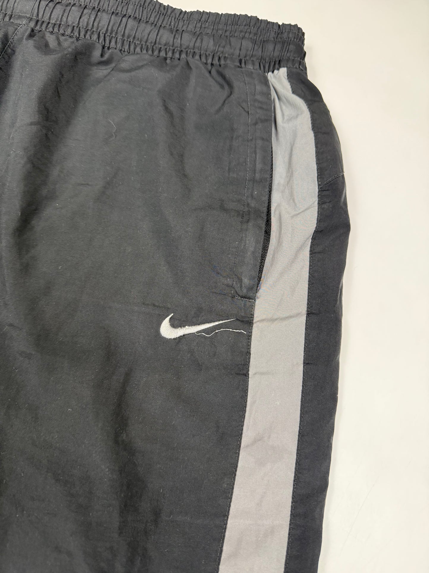 Vintage Nike side stripe baggy track pants (L)