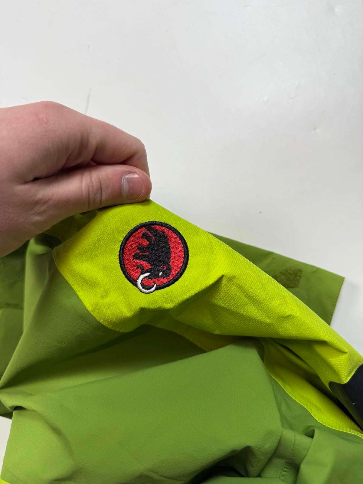 Mammut goretex waterproof jacket (L)