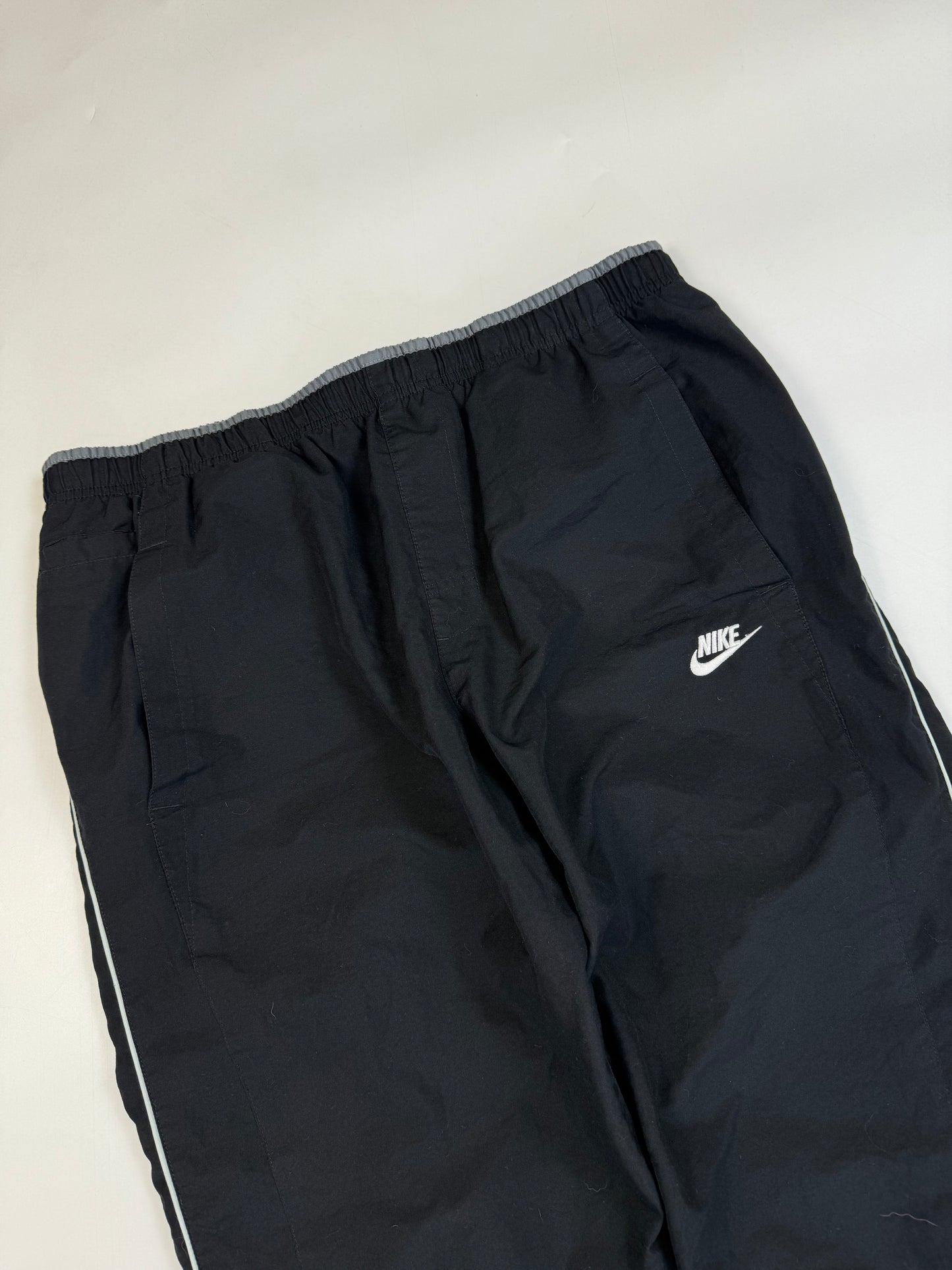 Vintage Nike baggy track pants (L)