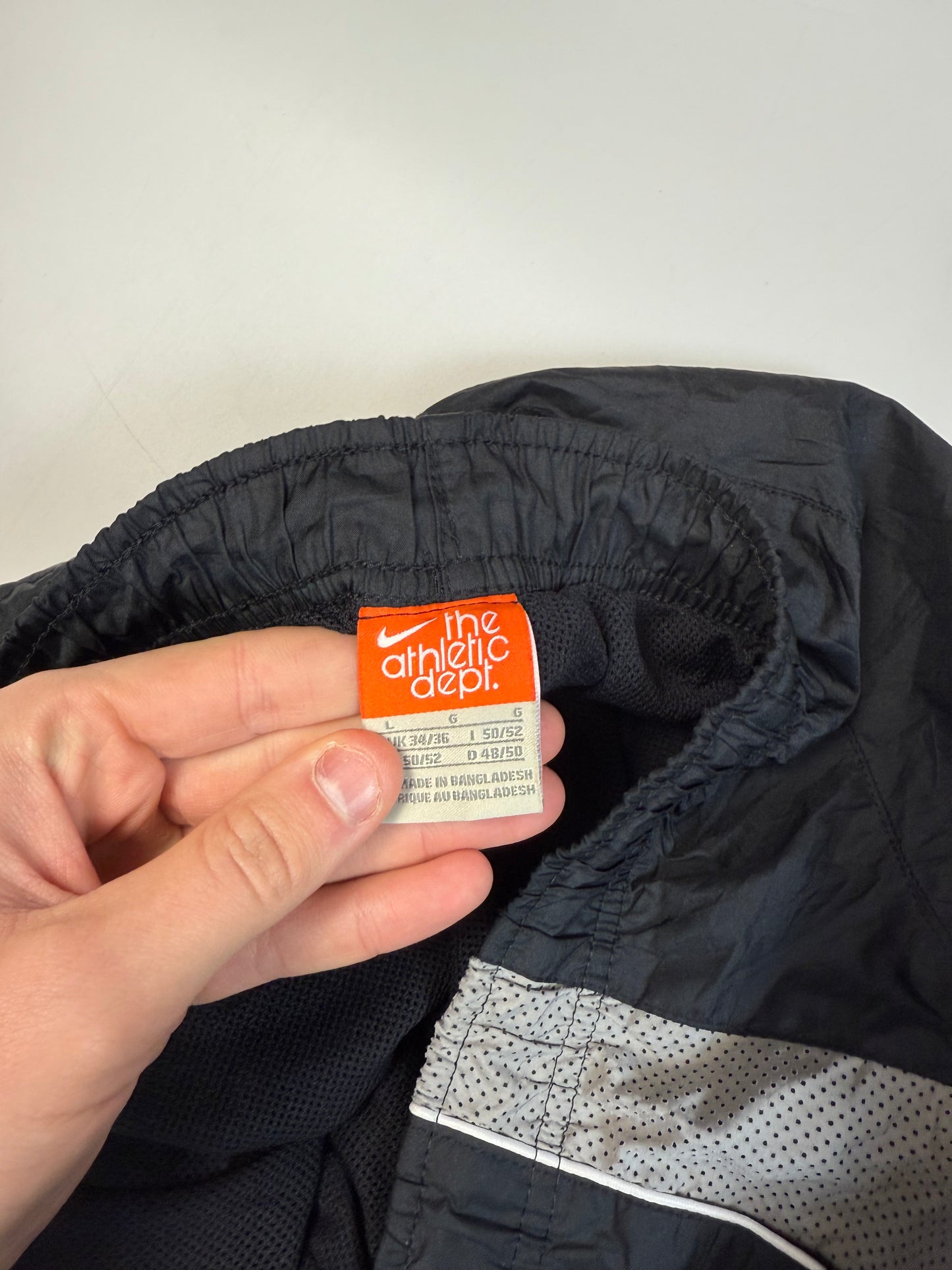 Vintage Nike side stripe baggy track pants (L)