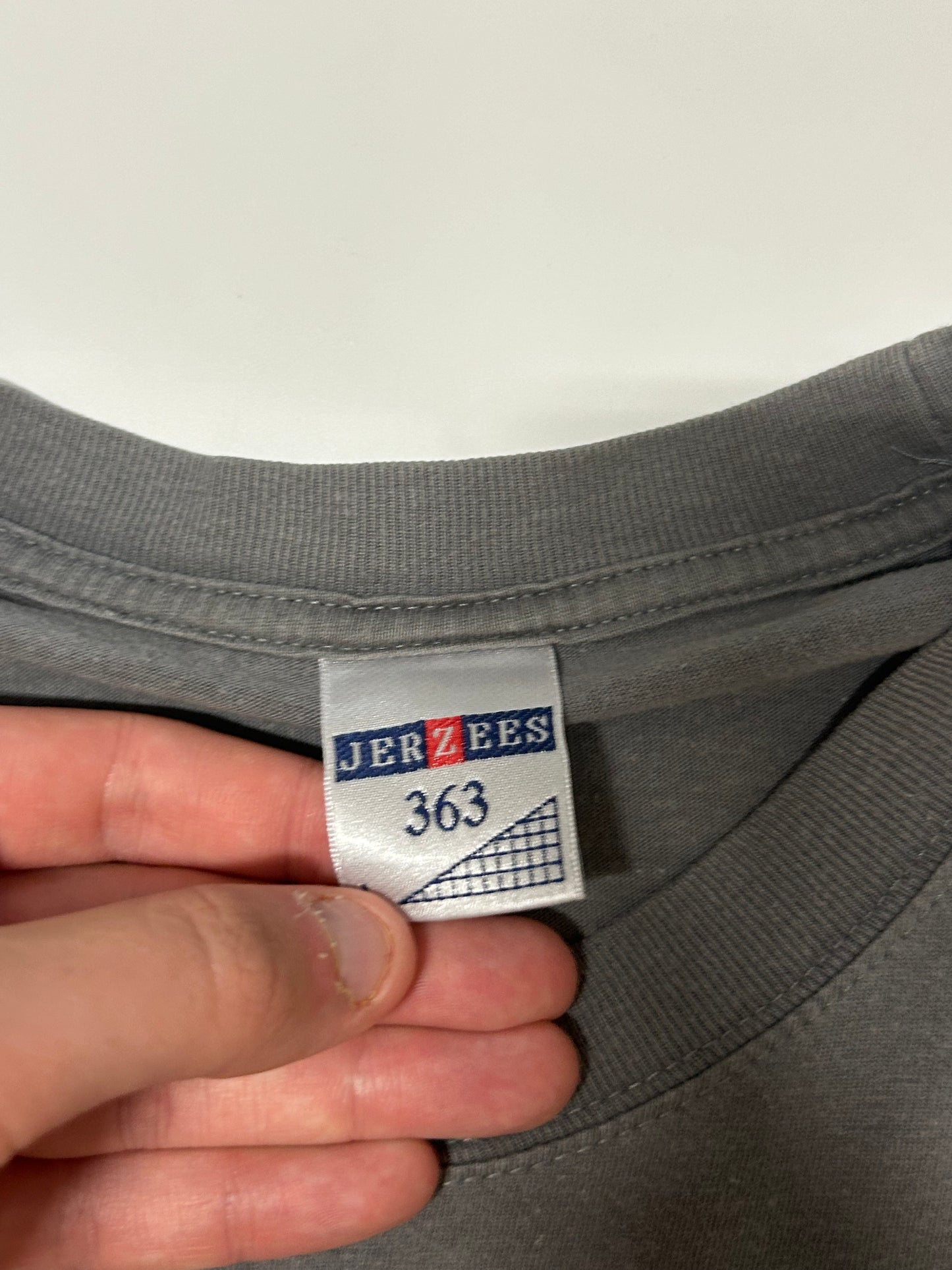 Vintage graphic tee (L)