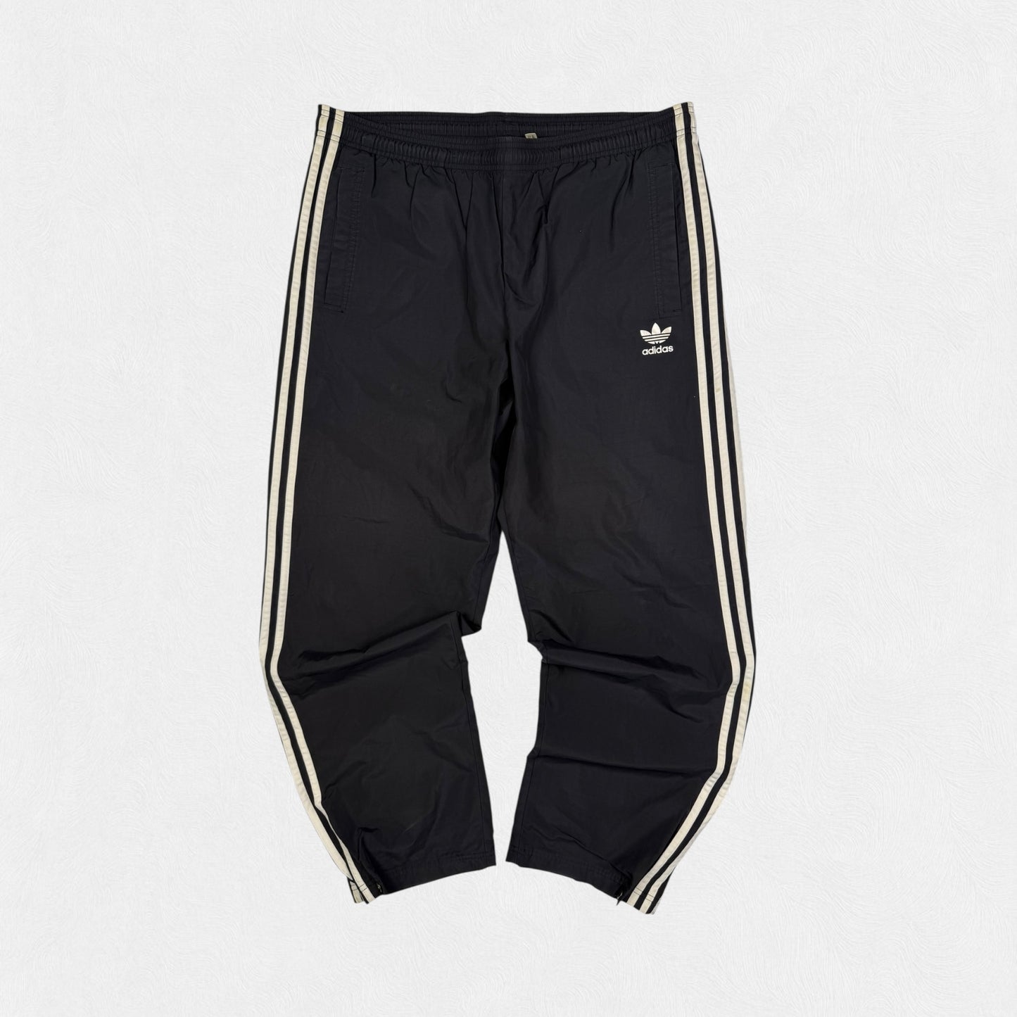 Vintage 90s Adidas originals baggy track pants (M)