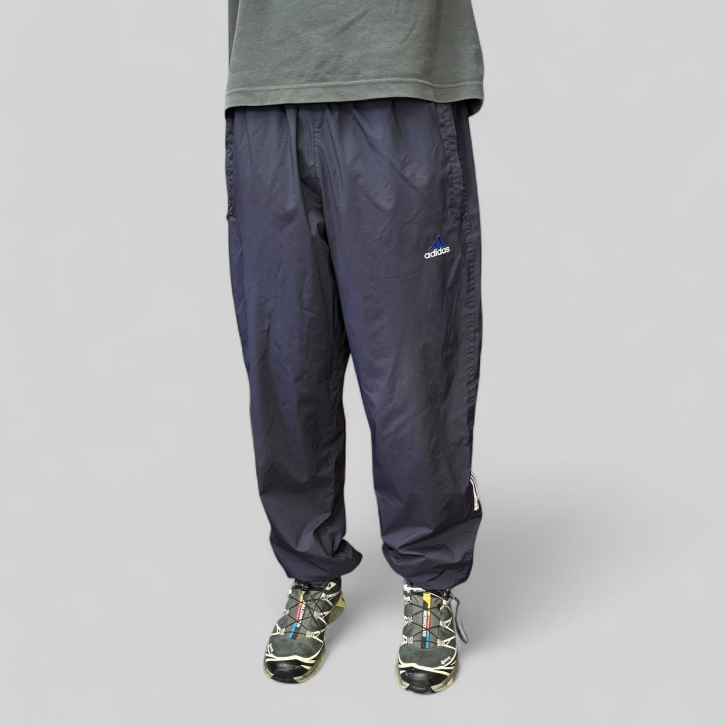 Vintage Adidas baggy track pants (M)