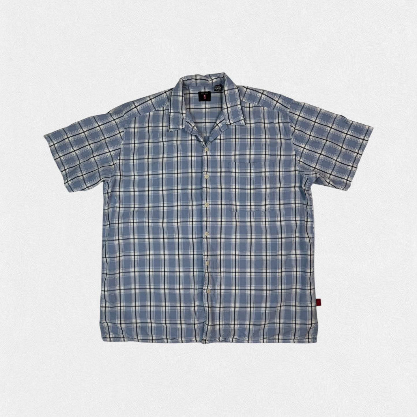 Levi's checkered short sleeve shirt (L)