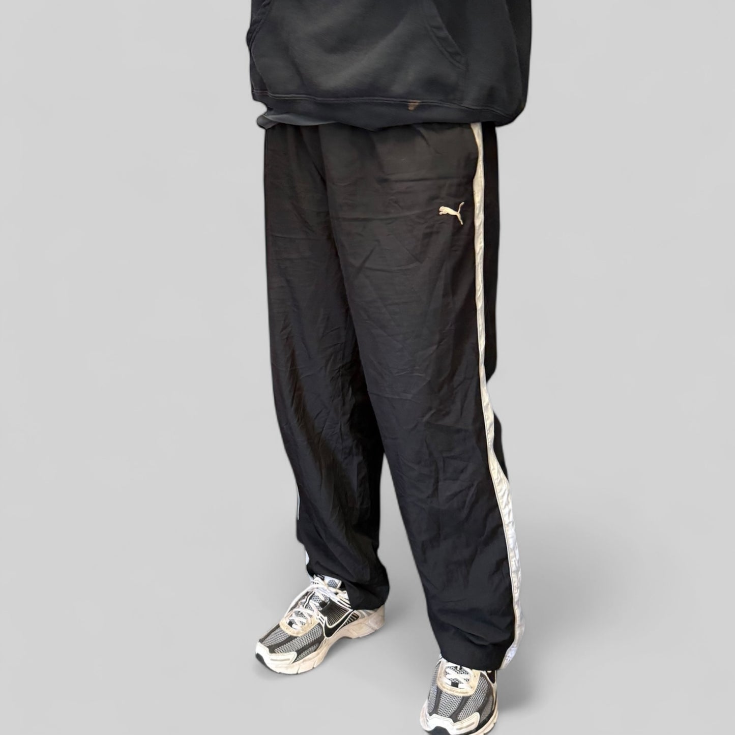 Vintage Puma baggy side stripe track pants (M)