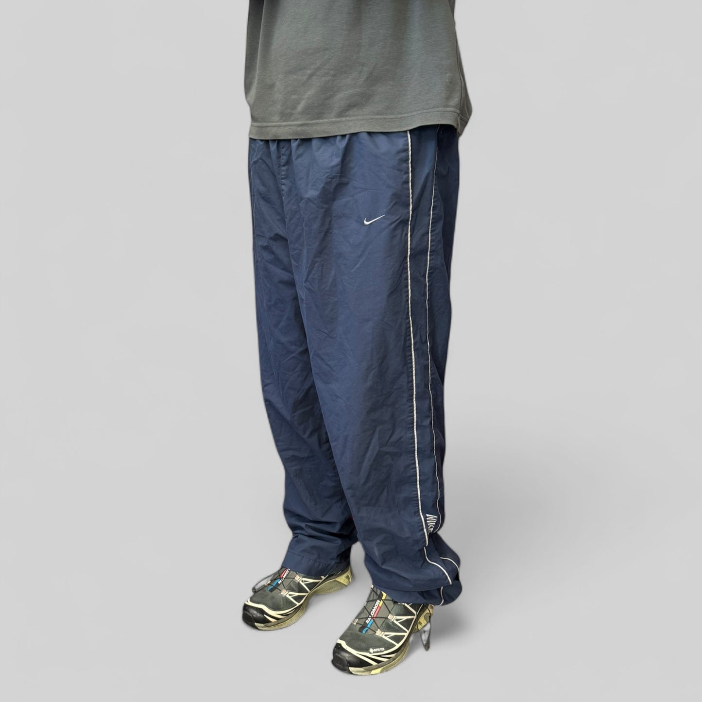 Vintage Nike mini swoosh baggy track pants (XL)