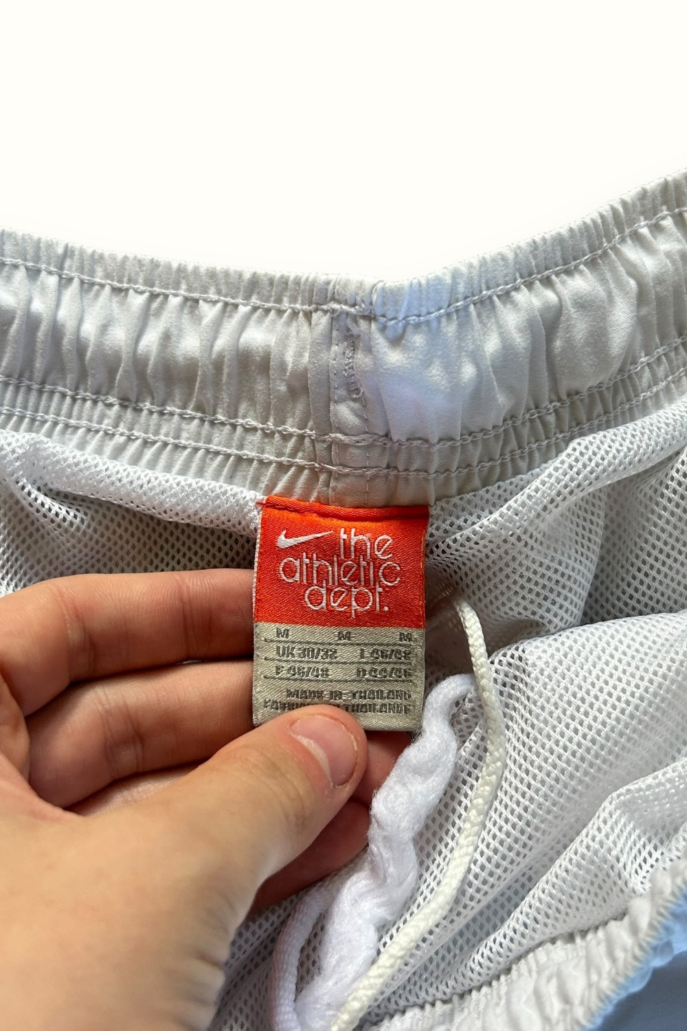 Vintage Nike spell out shorts (M)