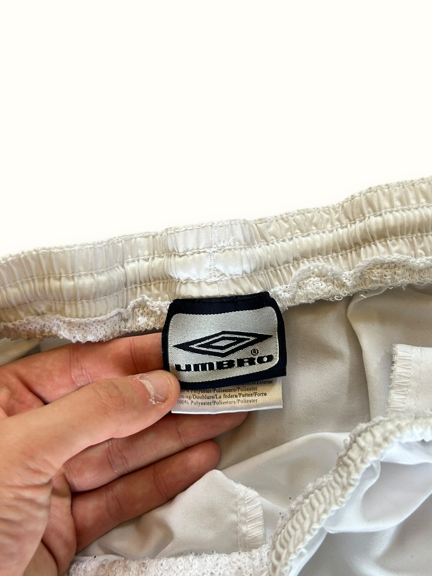 Vintage Umbro spell out shorts (M)