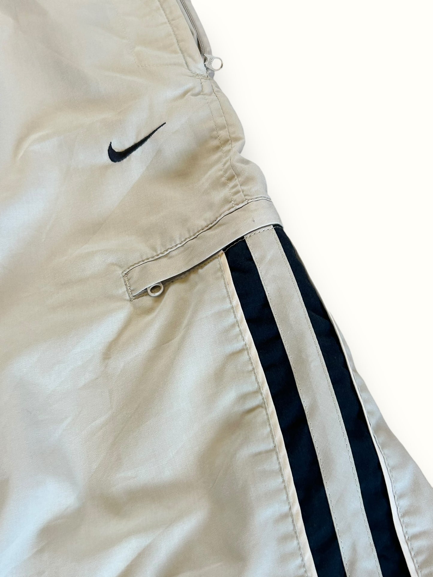 Vintage Nike track pants (M)