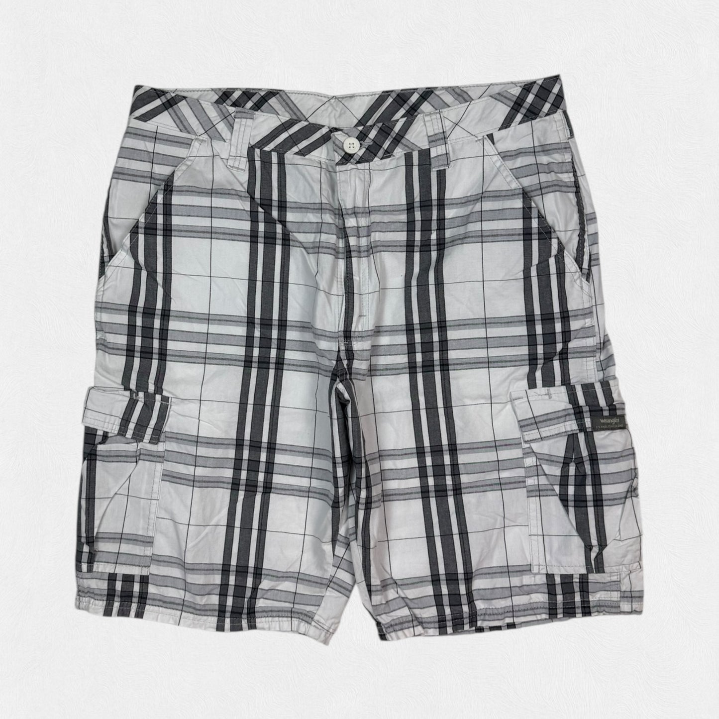 Wrangler baggy checkered cargo shorts (W36)