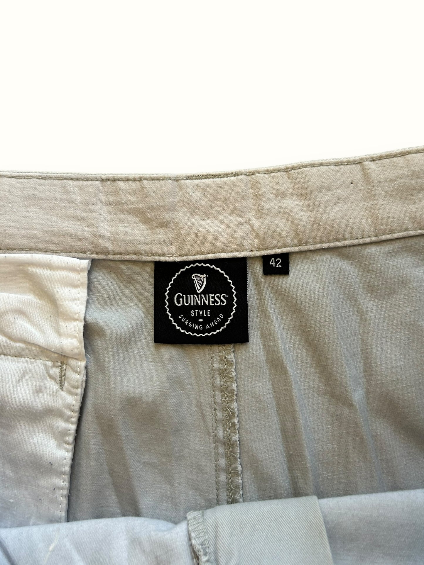 Guinness cargo shorts (W42)