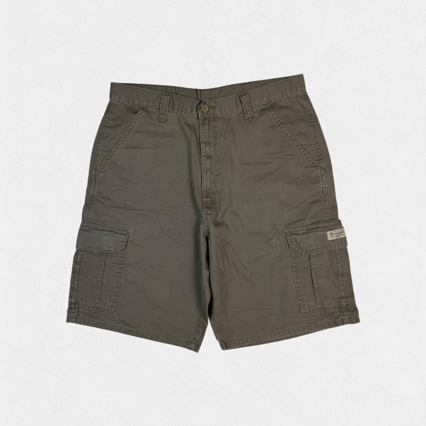 Wrangler baggy cargo shorts (W34)