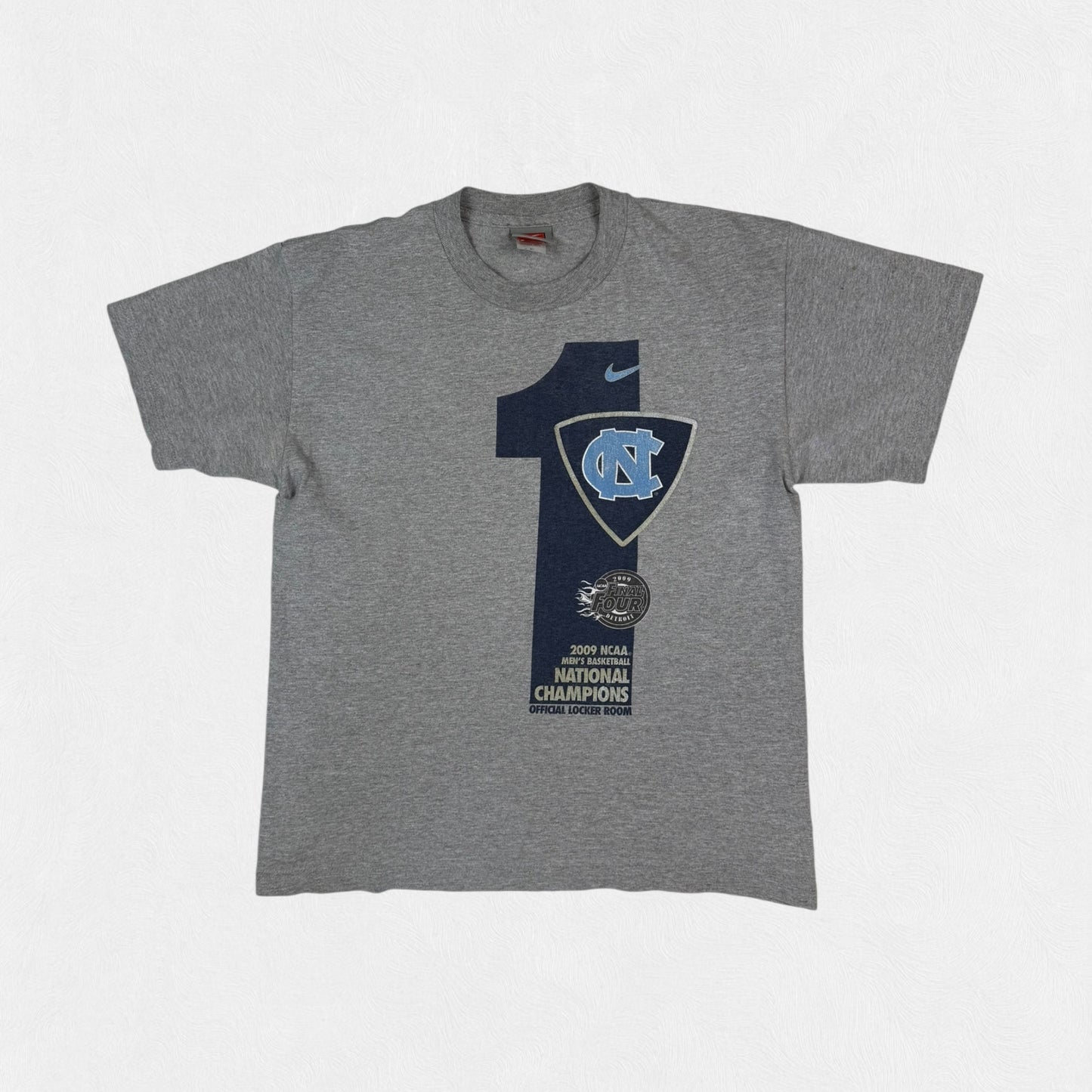 Vintage Nike UNC Tarheels 2009 basketball graphic tee (S)