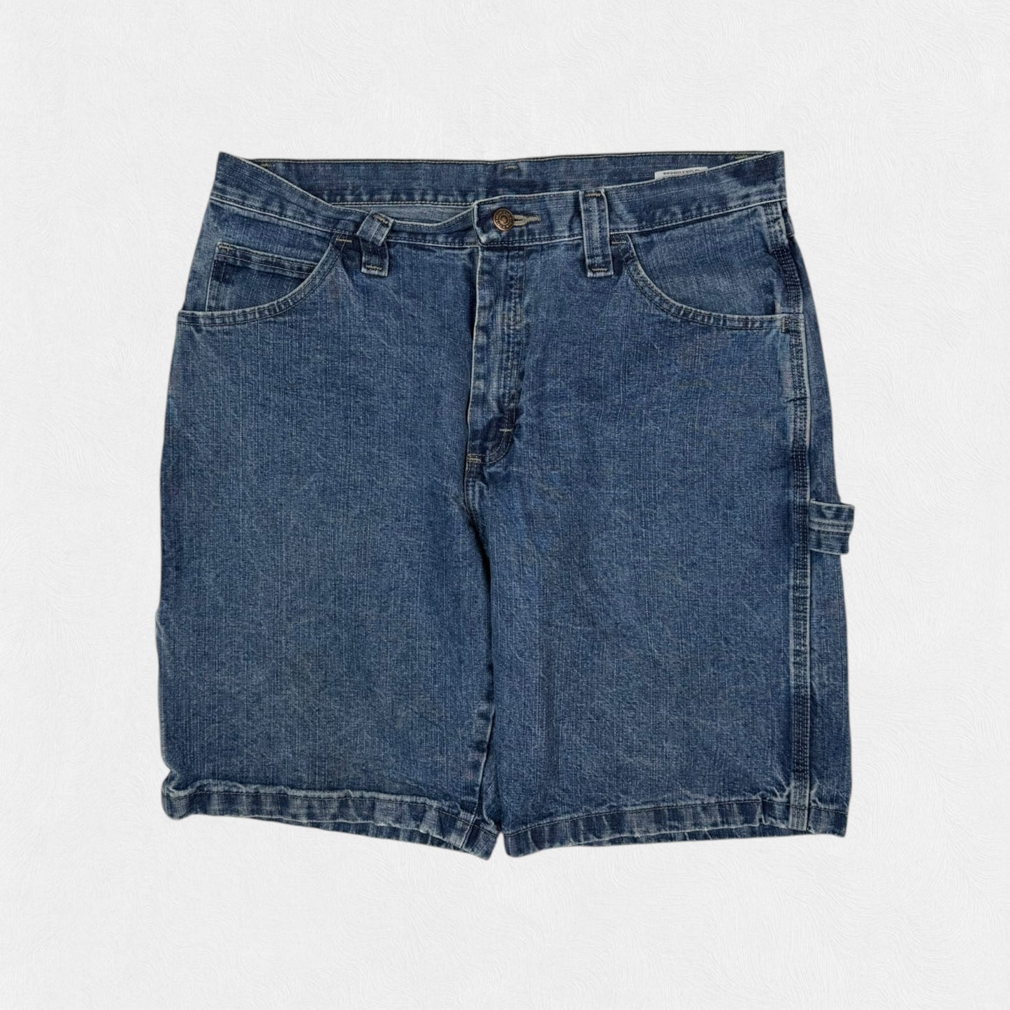 Wrangler baggy carpenter jorts (W32)