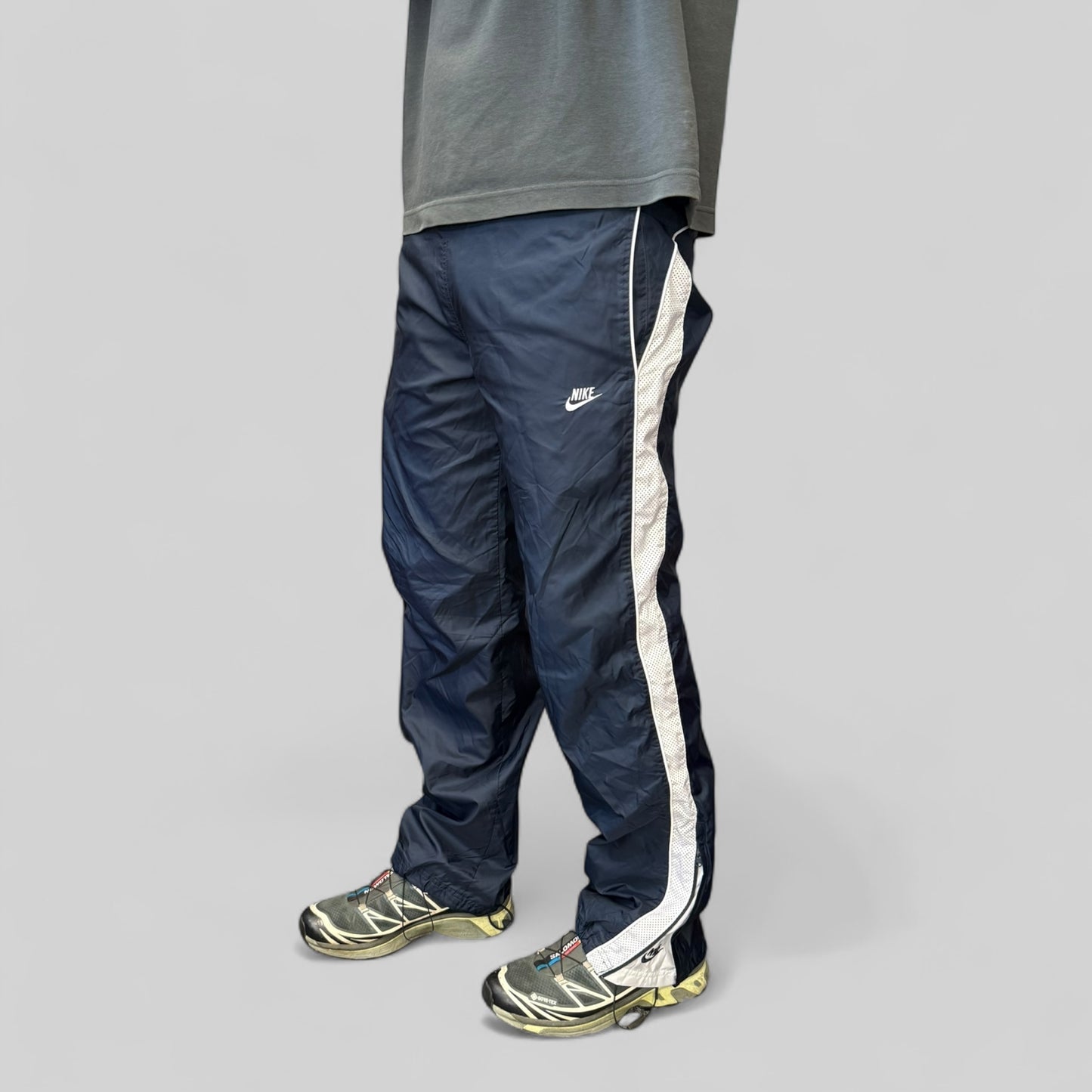 Vintage Nike side stripe baggy track pants (S)