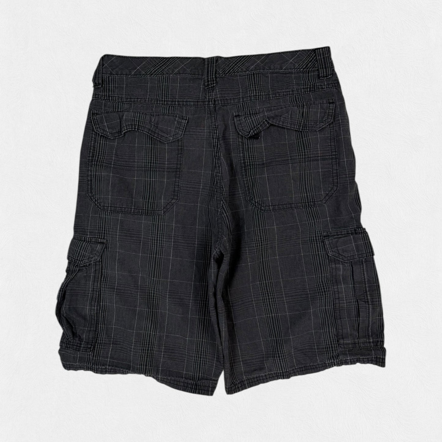 Wrangler baggy checkered cargo shorts (W32)
