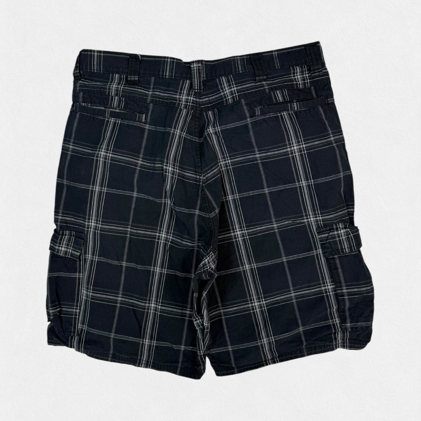 Vintage Wrangler baggy checkered cargo shorts (W36)