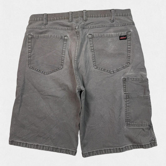 Vintage Dickies baggy carpenter shorts (W34)