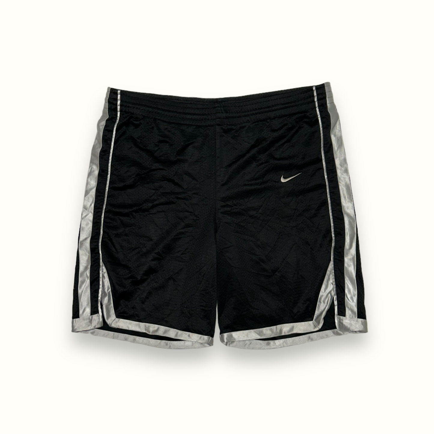 Vintage Nike basketball shorts (L)