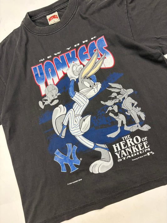 Vintage New York Yankees looney tunes 1995 tee (M)
