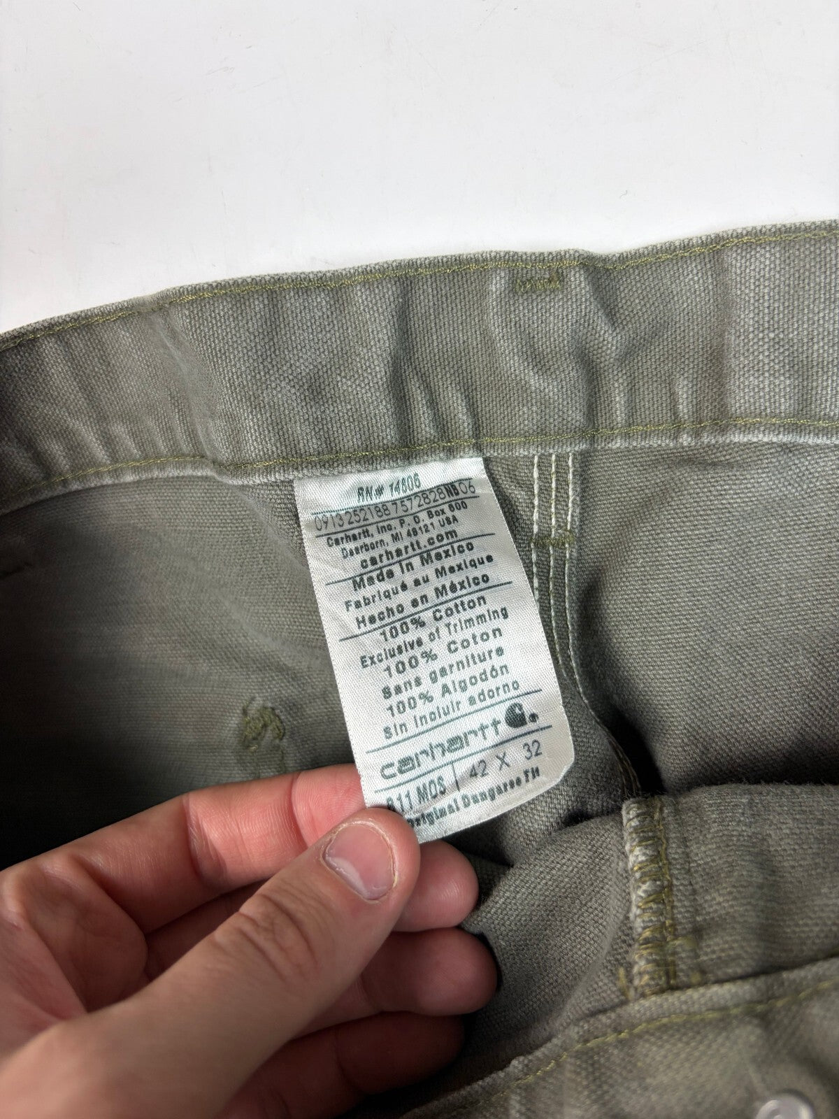 Vintage Carhartt B11 baggy carpenter pants (W42)
