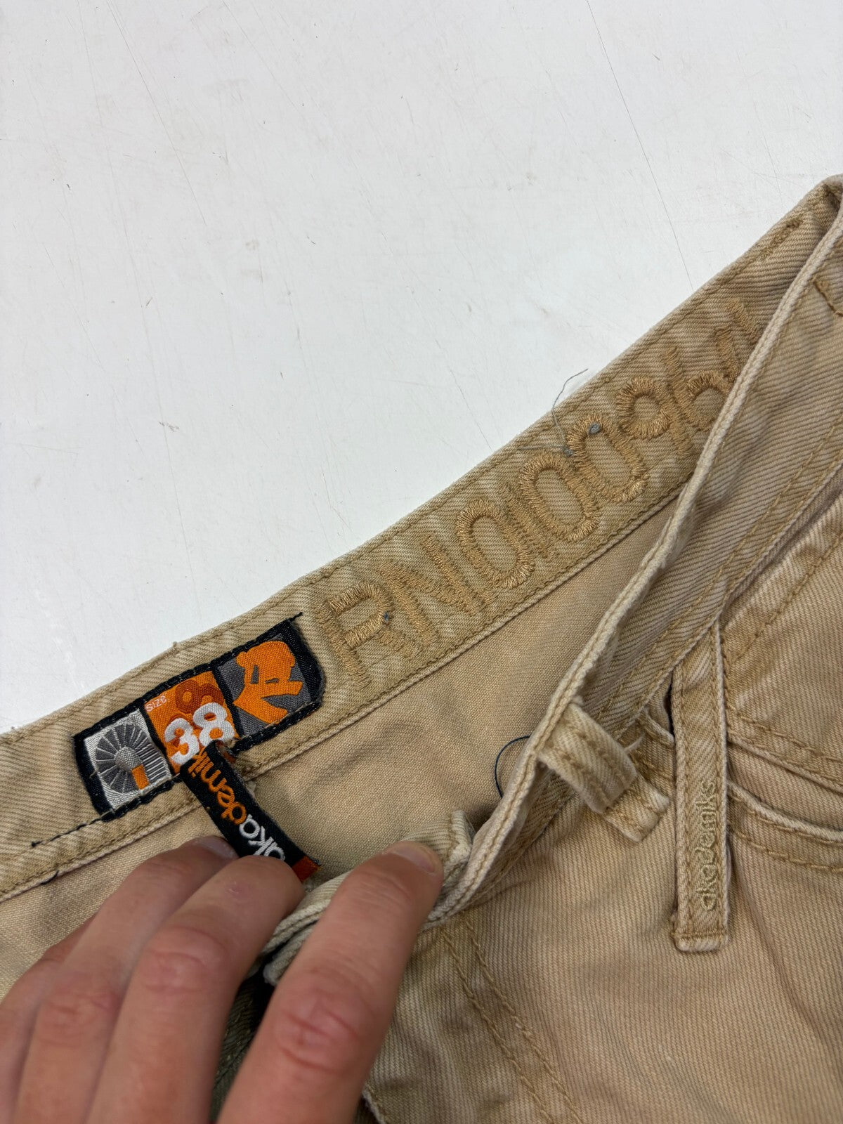 Vintage Akademiks baggy hip hop shorts (W38)