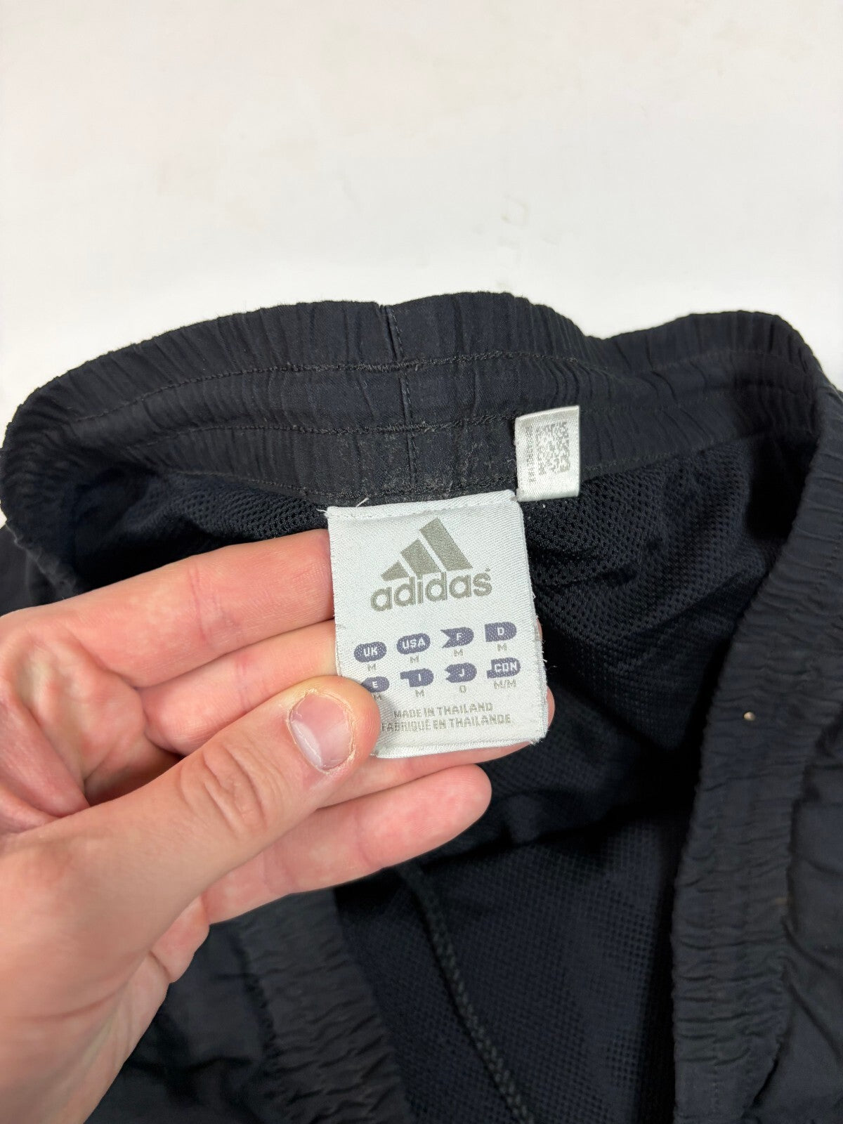 Vintage adidas baggy track pants (M)