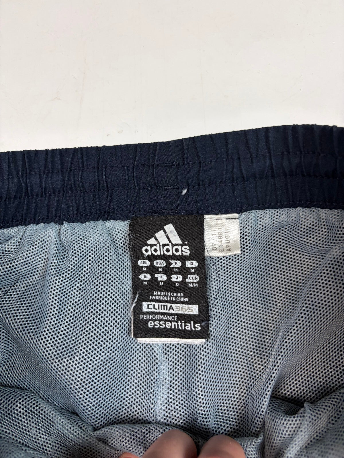Vintage Y2K Adidas side stripe baggy track pants (M)