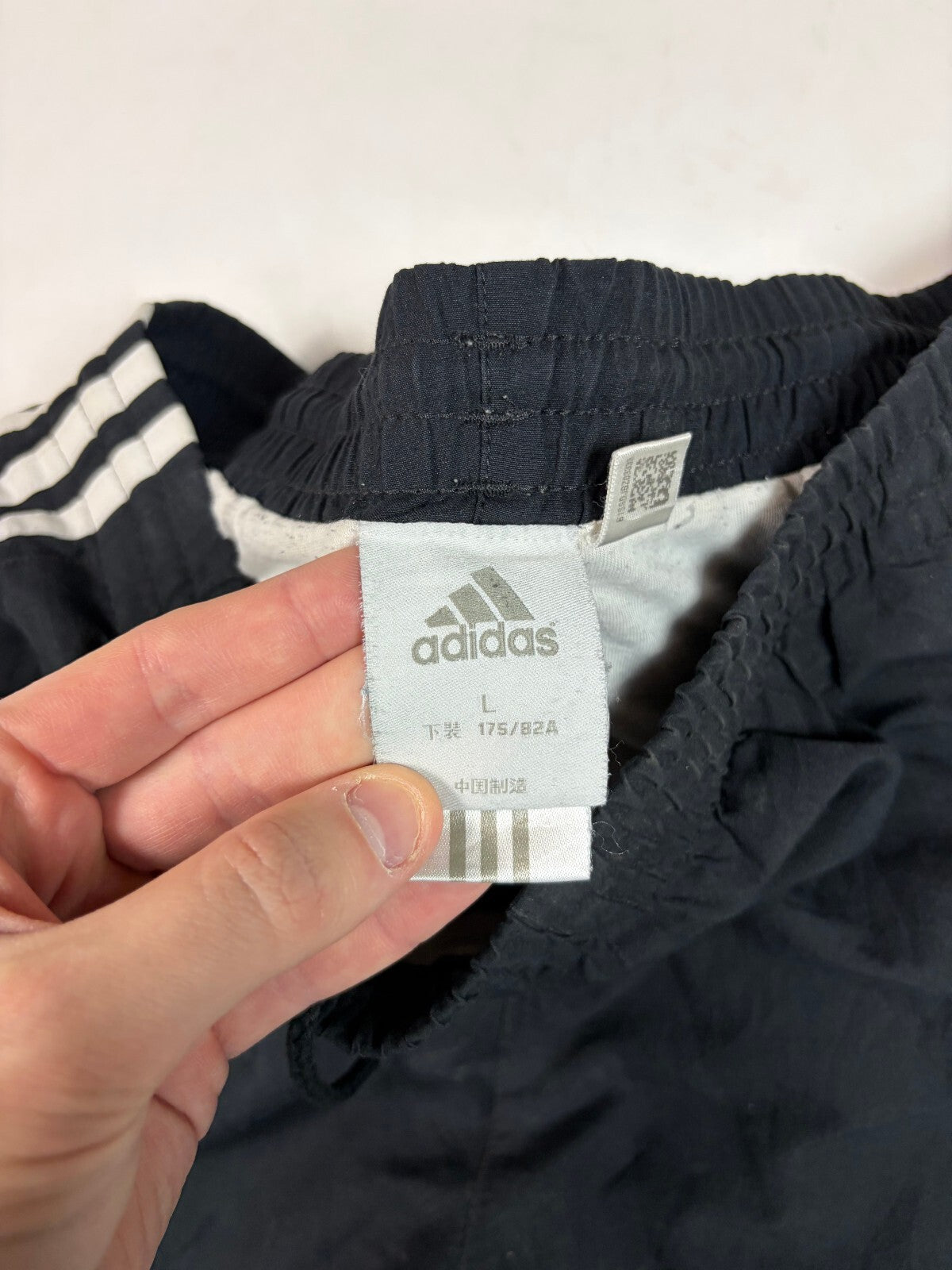 Vintage Y2K Adidas side stripe baggy track pants (L)