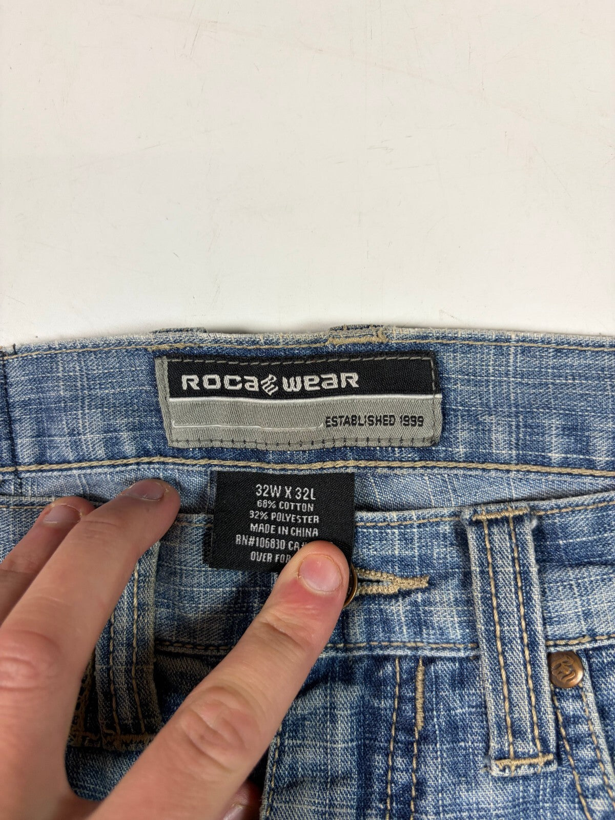Vintage Y2K Rocawear baggy hip hop jeans (W32)