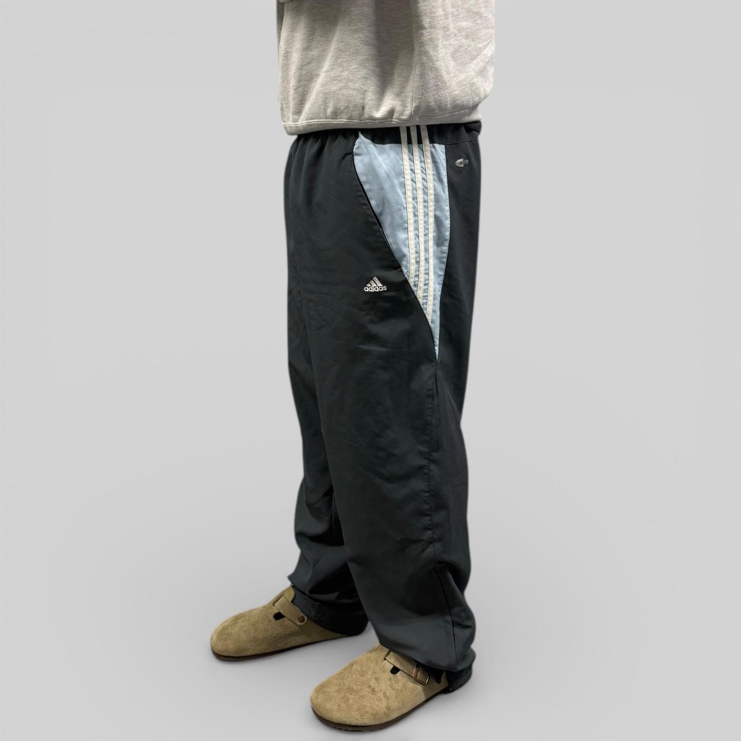 Vintage Adidas baggy track pants (L)