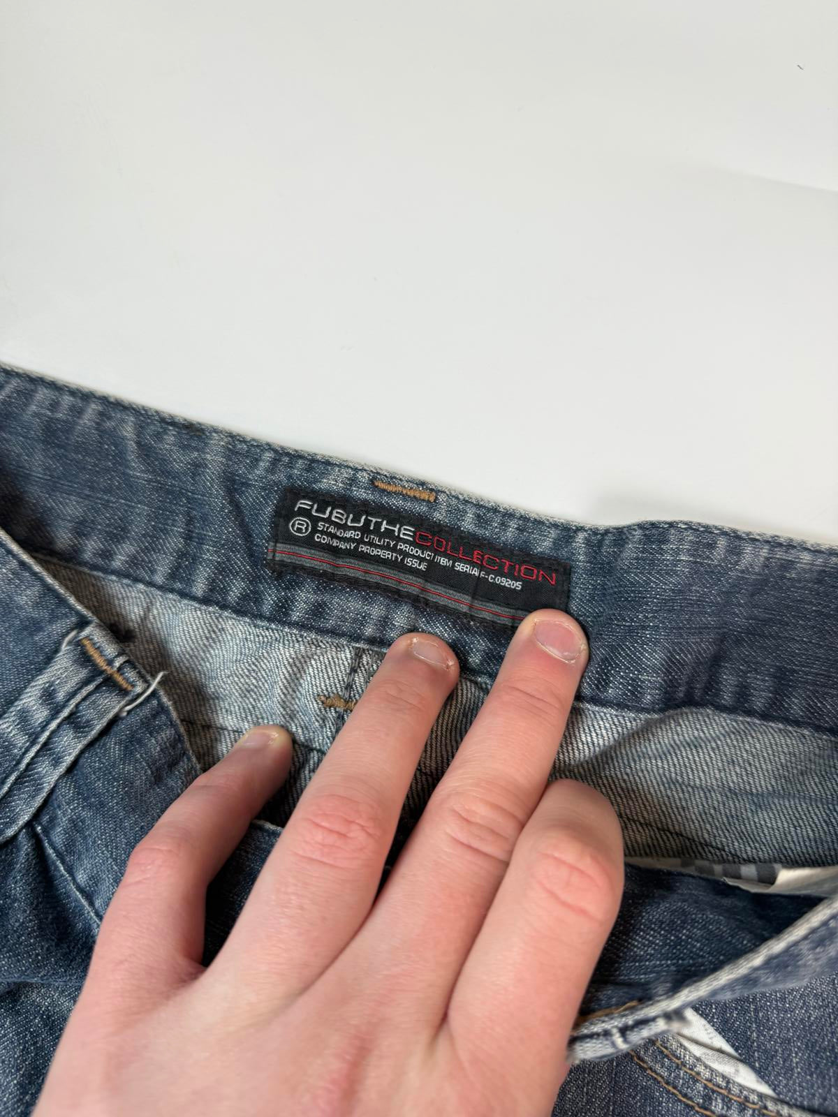 Vintage Fubu baggy hip hop Jeans (W28)