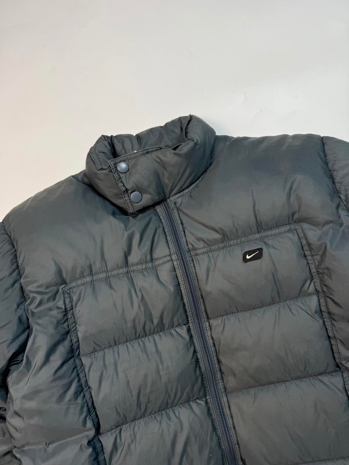 Vintage Nike puffer jacket (S)