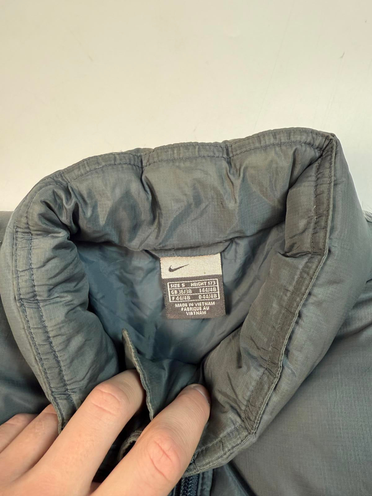 Vintage Nike puffer jacket (S)