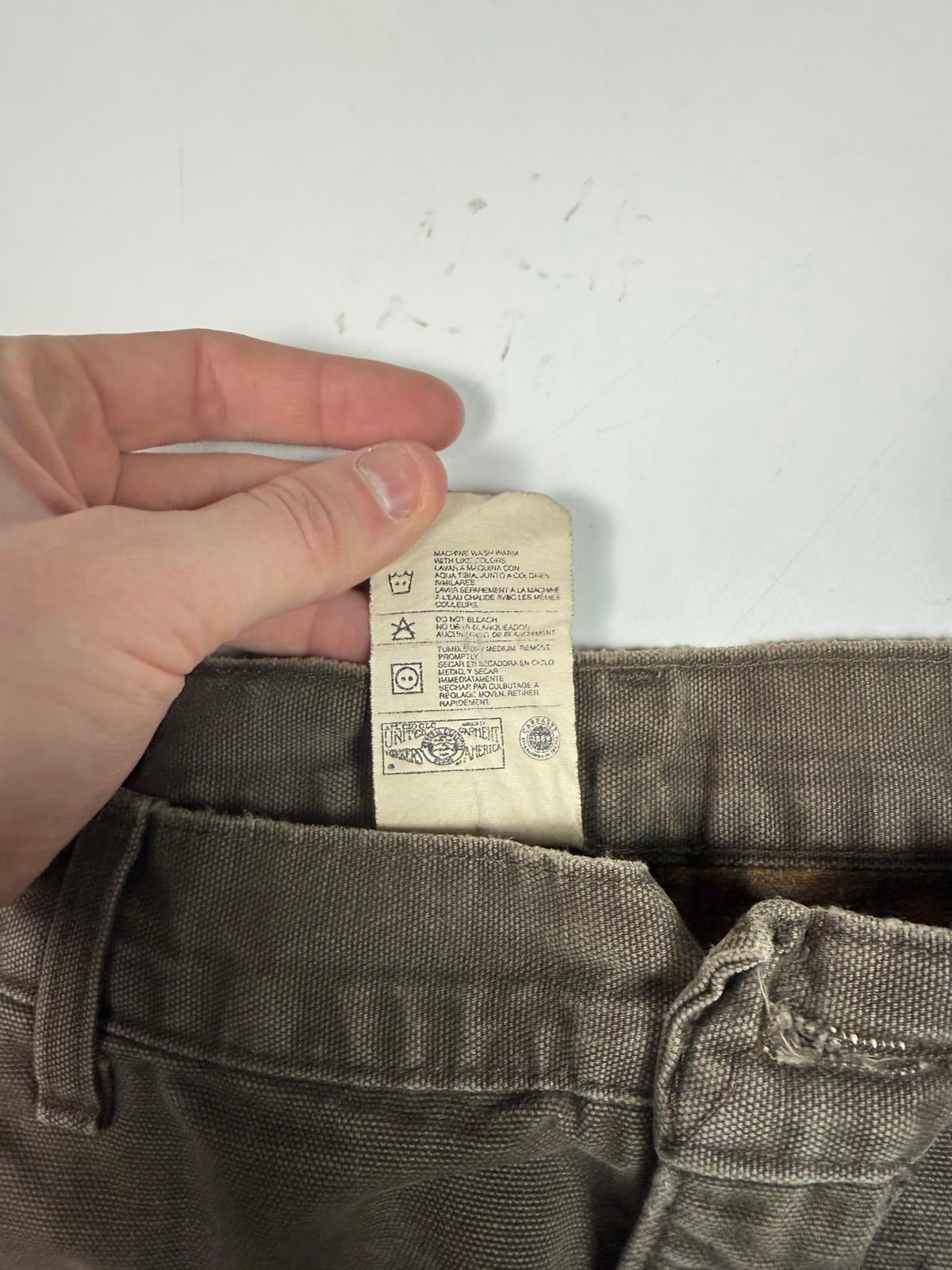 Vintage Carhartt baggy carpenter pants (W36)