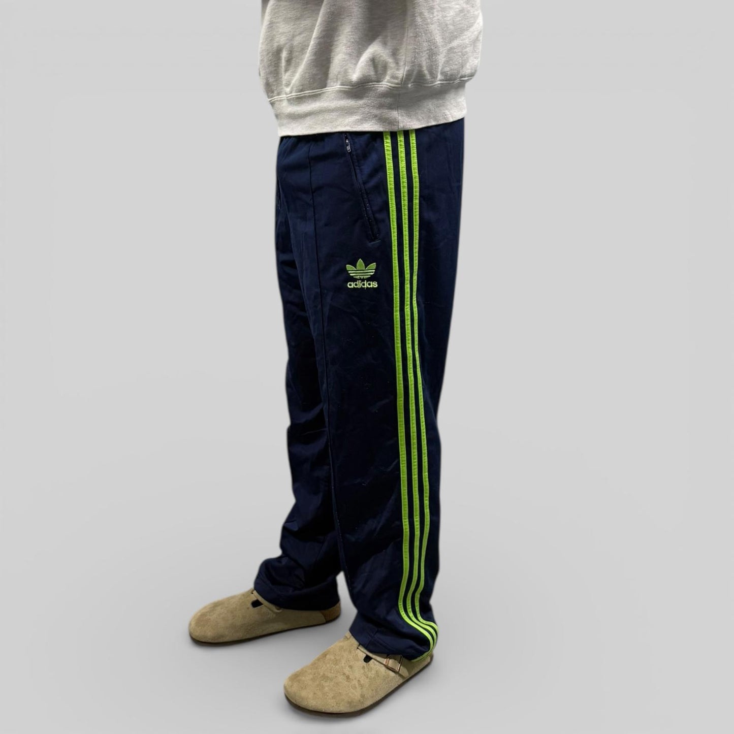 Vintage 90s adidas originals baggy track pants (S)