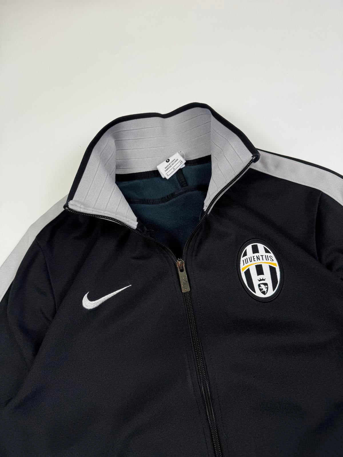 Juventus 2010/11 Nike football track top (S)